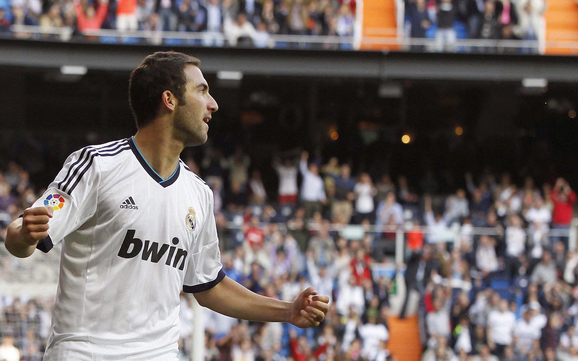 开云电竞中国-塞维利亚主场3-0大胜皇家社会，进攻火力全开，塞维利亚 vs 皇家马德里